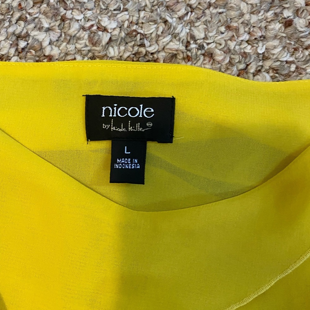 Nicole Yellow Blouse - Picture 2 of 7